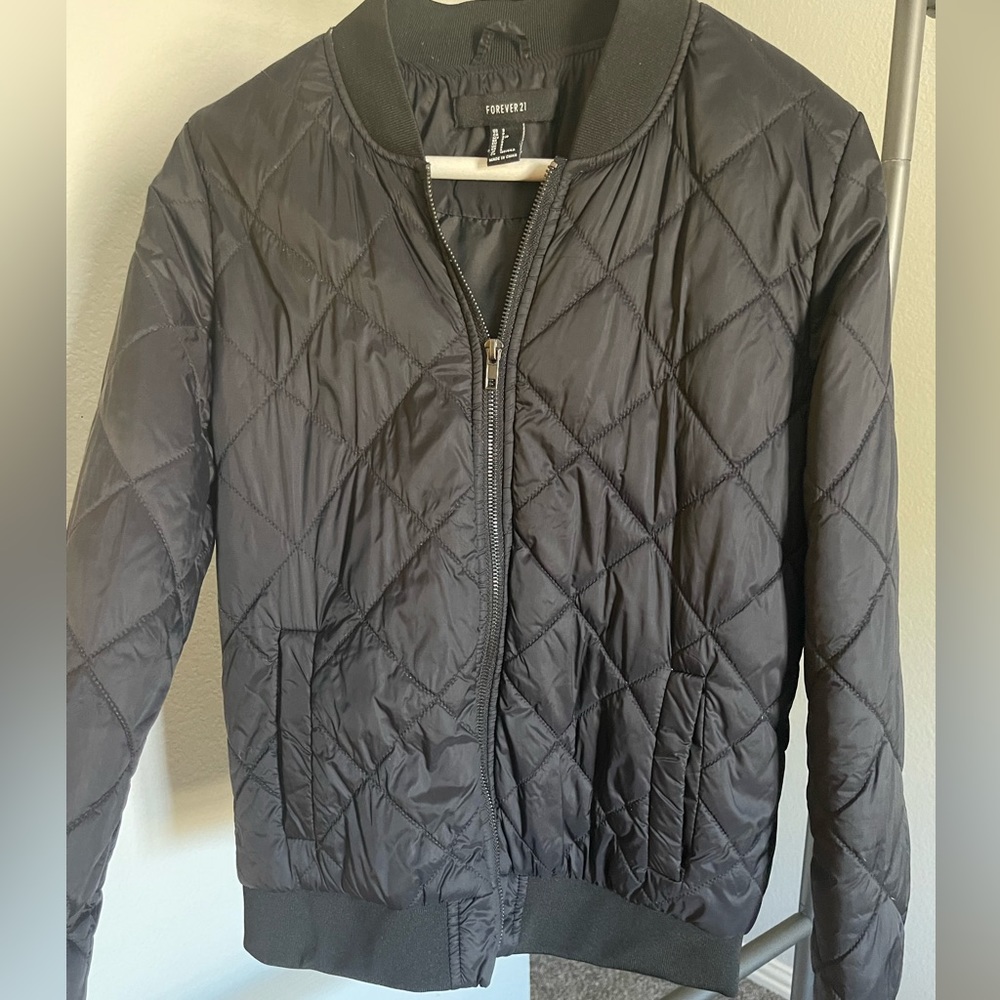 Forever 21 light puffy jacket